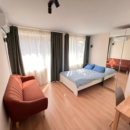 Sunny Nest Warna